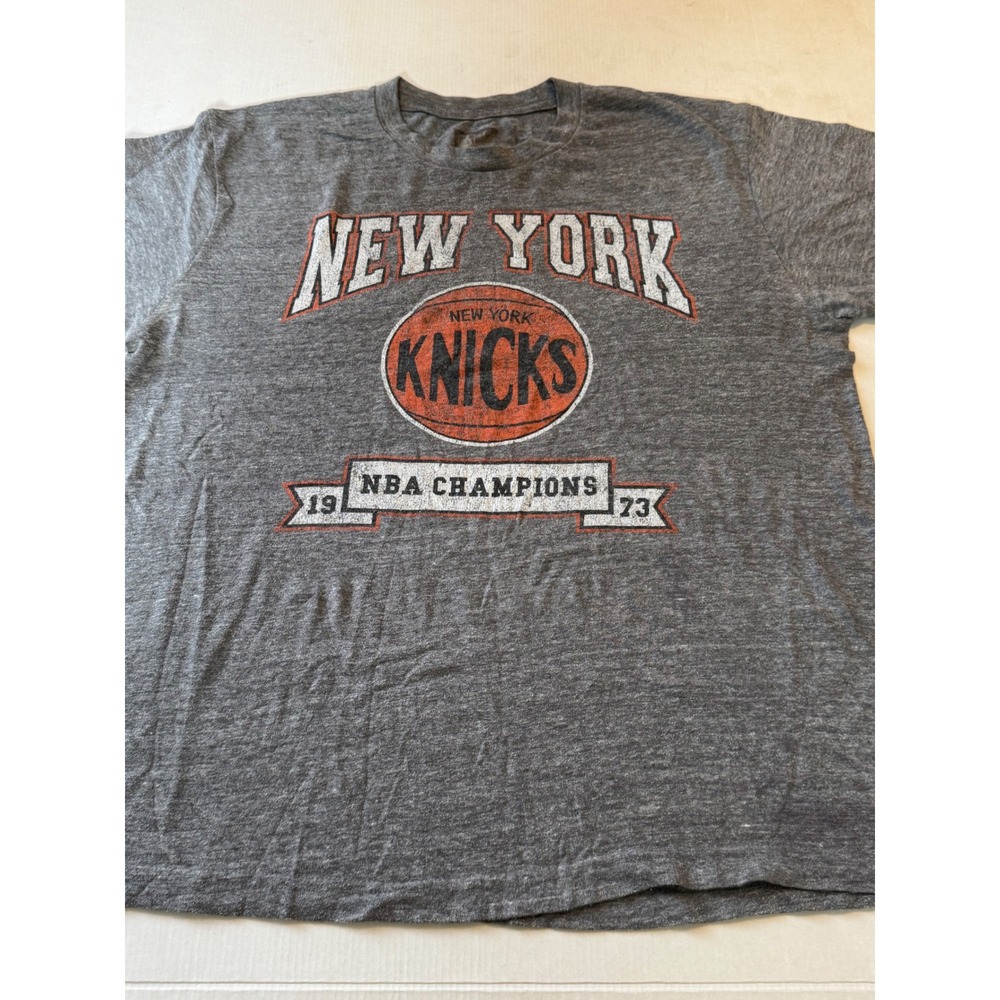 NBA New York Knicks 1973 Champions Graphic T-Shirt Mens Medium Heather Gray